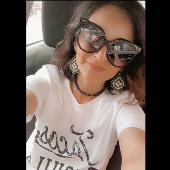 Meet your Posher, Gizelle - Picture 2 of 5